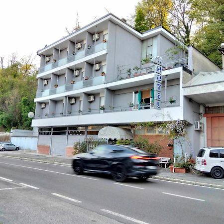 Hotel Lombardia Seveso Exteriör bild