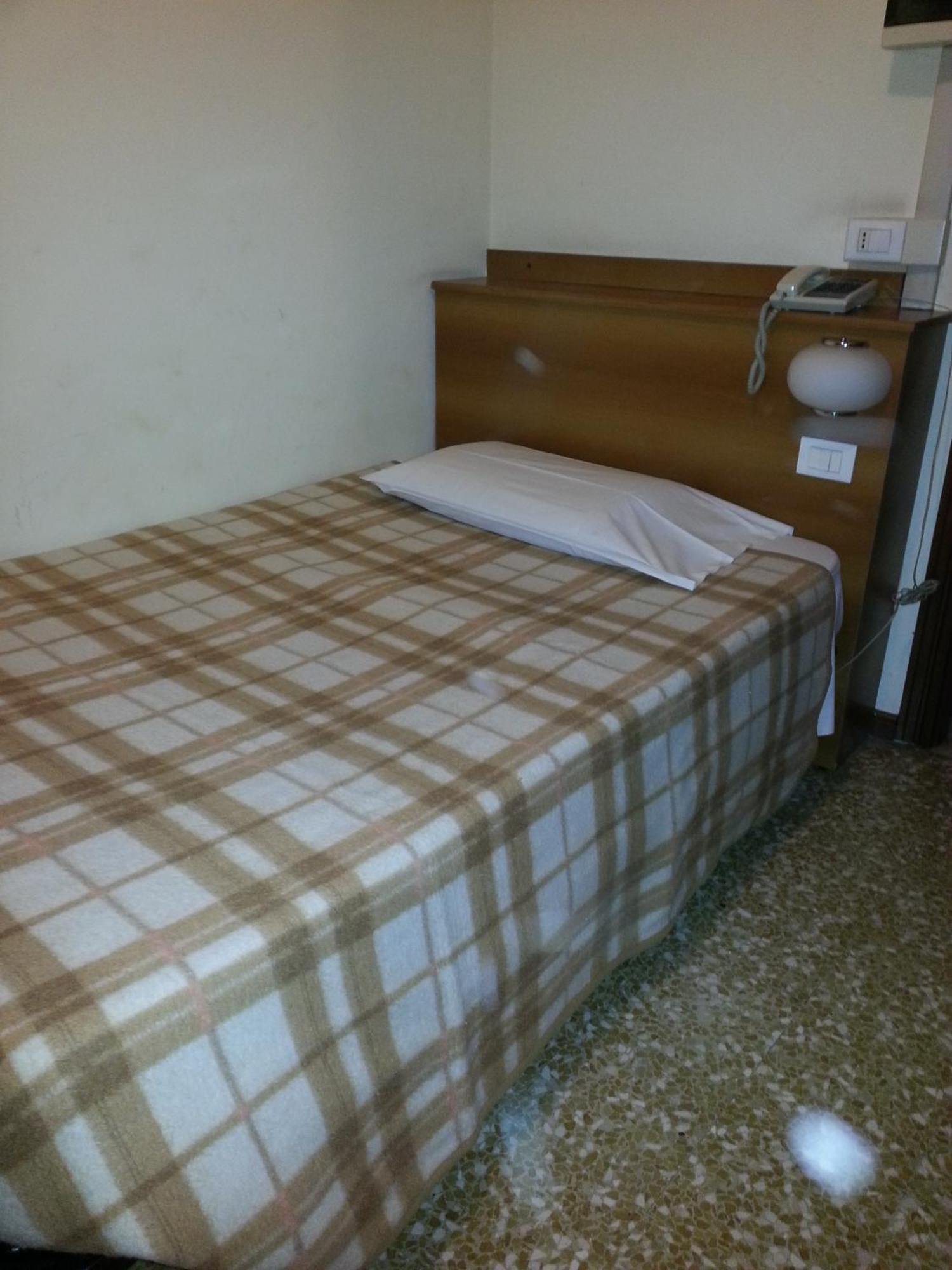 Hotel Lombardia Seveso Exteriör bild