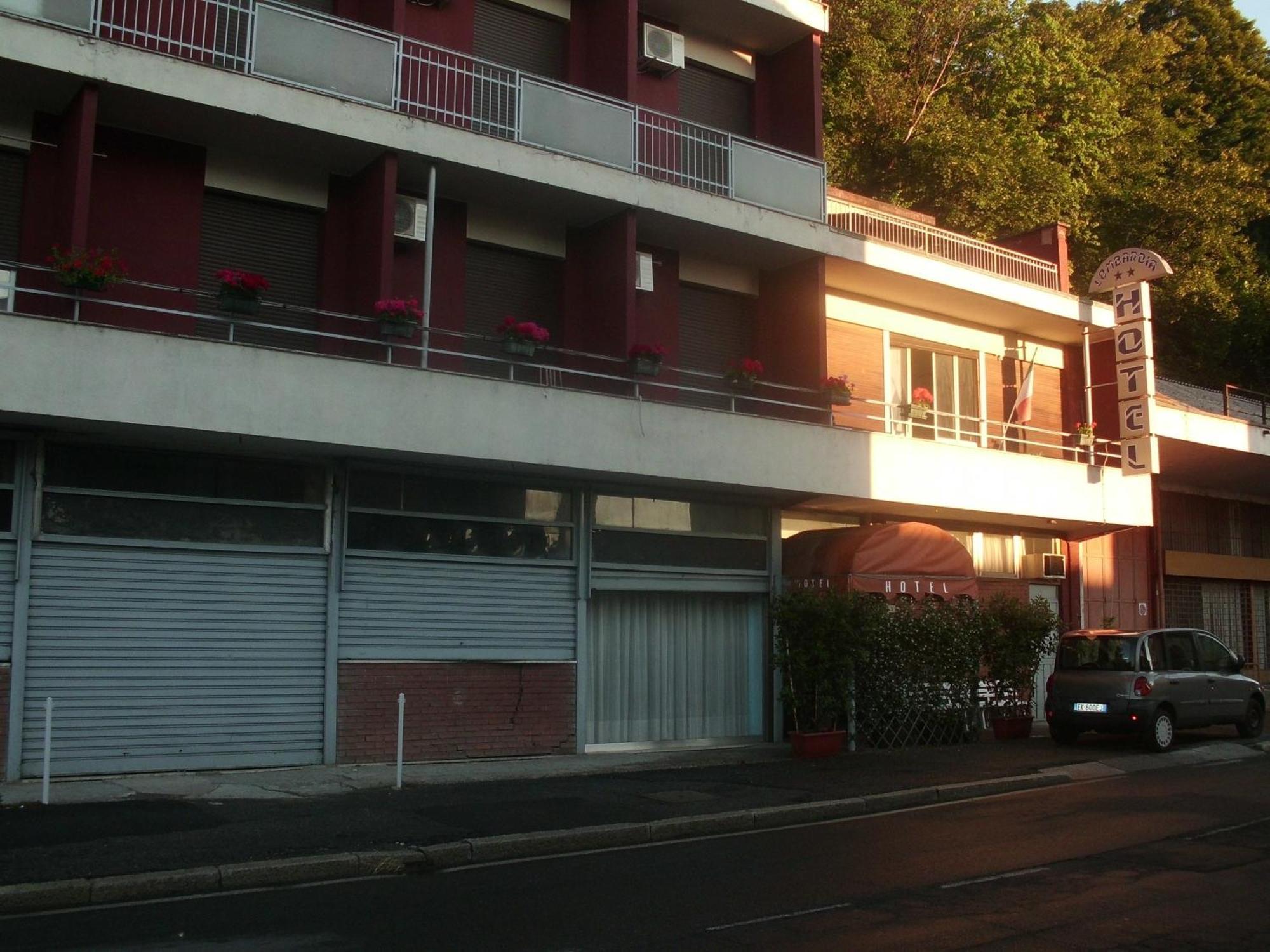 Hotel Lombardia Seveso Exteriör bild