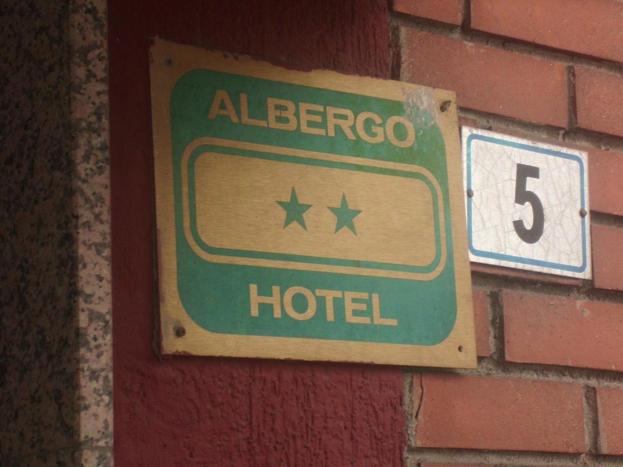 Hotel Lombardia Seveso Exteriör bild