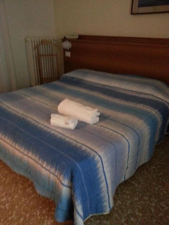 Hotel Lombardia Seveso Rum bild